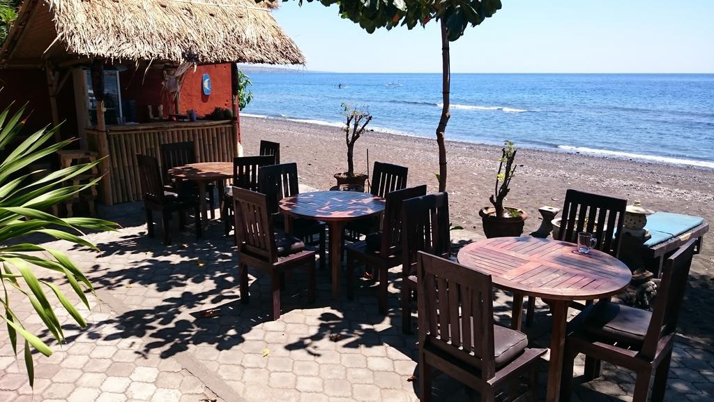 Barracuda Beach Hostel Amed Esterno foto