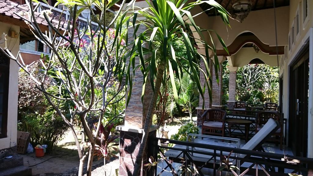 Barracuda Beach Hostel Amed Esterno foto