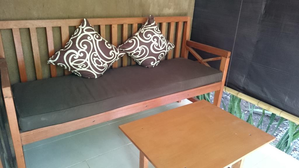 Barracuda Beach Hostel Amed Esterno foto