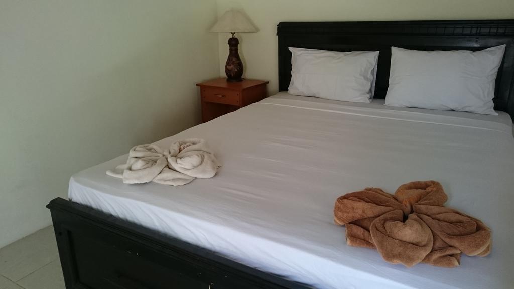 Barracuda Beach Hostel Amed Esterno foto