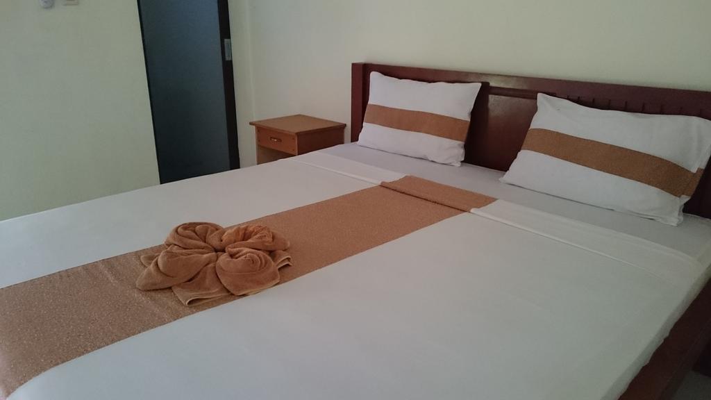 Barracuda Beach Hostel Amed Esterno foto