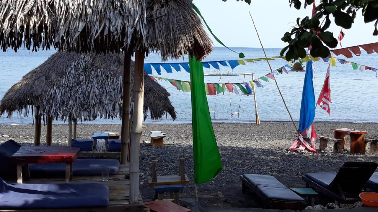 Barracuda Beach Hostel Amed Esterno foto